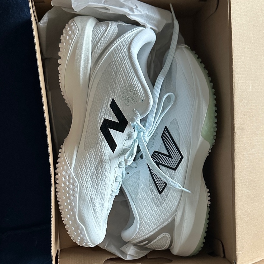 New Balance FreezeLX v5 Turf Shoes - White and Black